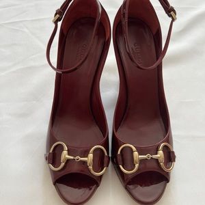 Gucci Horsebit Leather Raffia Wedge Heels Sandals